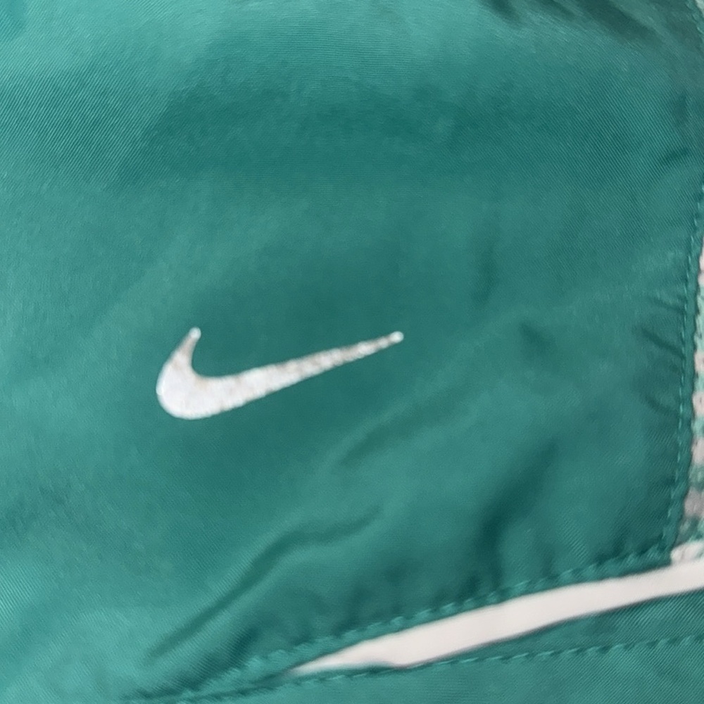 Nike shorts size extra large, running green and white - Picture 2 of 4